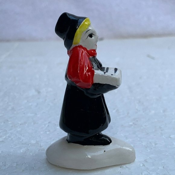 Dept 56 - Carolers - Woman Singing, Loose Figurine - Snow Village From 1979 - Picture 2 of 8